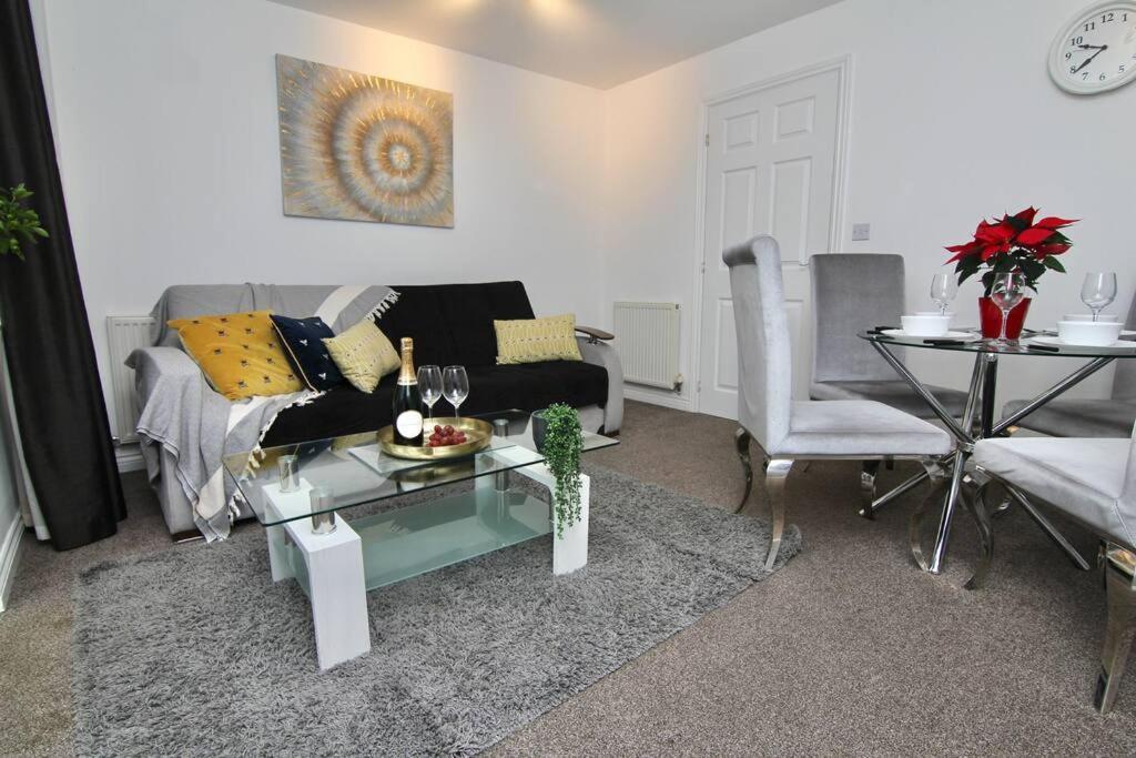 Daimler House - Cosy Home Near Coventry City Centre Buitenkant foto