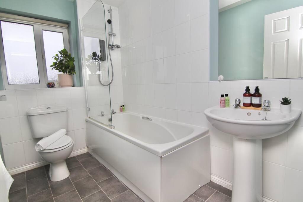 Daimler House - Cosy Home Near Coventry City Centre Buitenkant foto