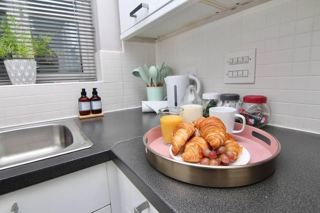 Daimler House - Cosy Home Near Coventry City Centre Buitenkant foto